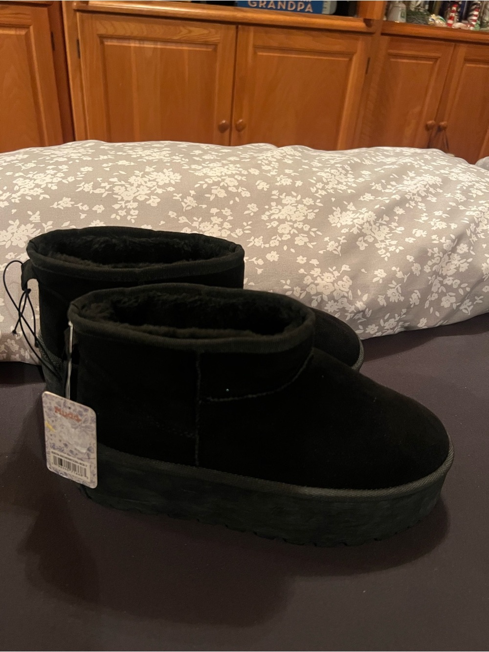 Mudd Black Suede Looking, Faux Fur, Slip On Boots, Women’s 7, new with tag
